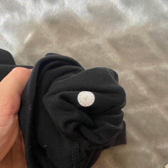 Lululemon Black Wunder Under Tech Mesh - Picture 5 of 5